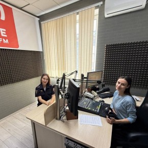    Love  101.6                  :