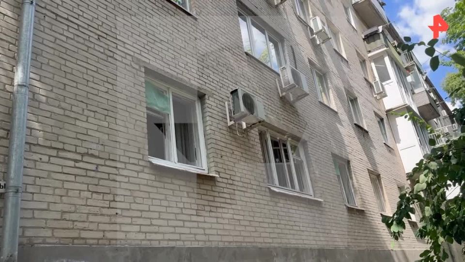            --,     
