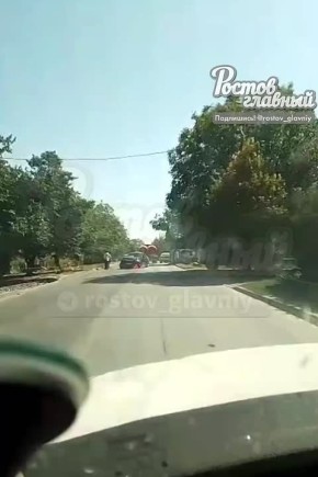     /  