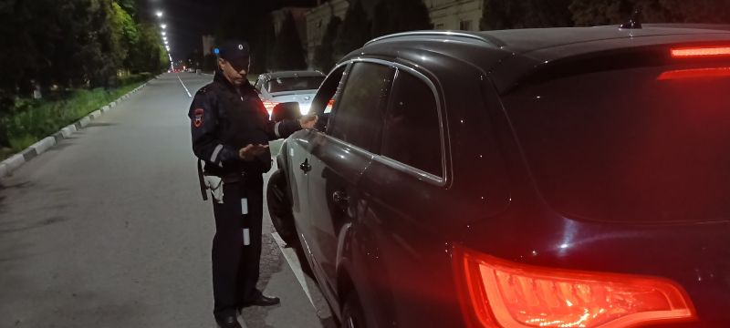 Новочеркасские Госавтоинспекторы проводят рейдовые мероприятия