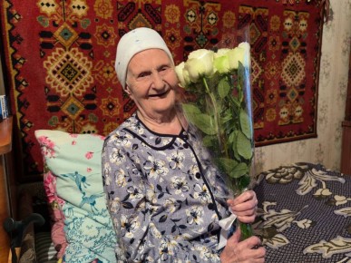 Навестил и поздравил с 100-летним юбилеем труженицу тыла Пелагею Сидоровну Чепусову