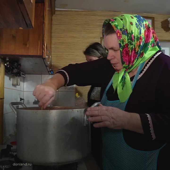 Донские волонтеры готовят домашнюю еду для наших бойцов