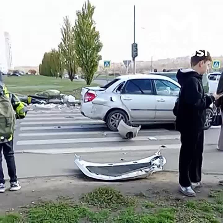 Грузовик столкнулся с легковой машиной на Суворовском
