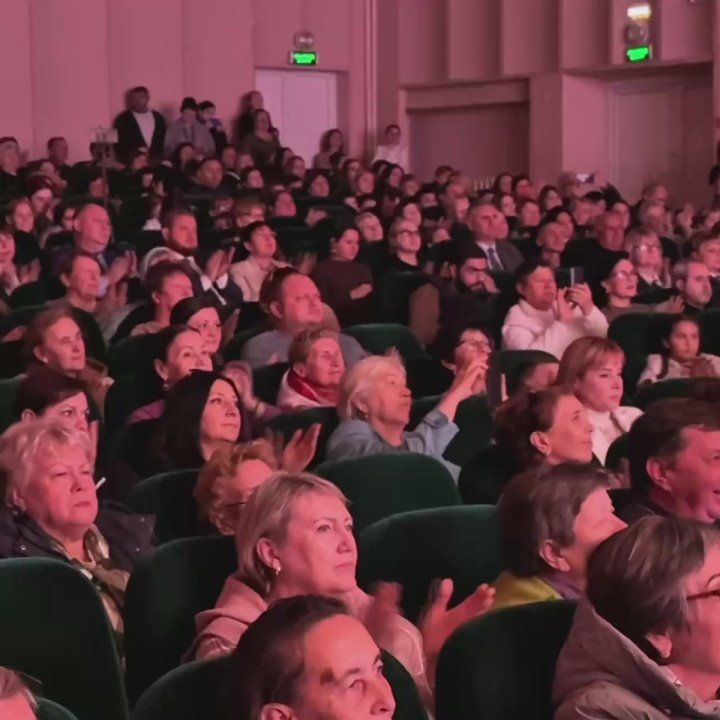 Сегодня в Городском культурно-досуговом центре всей душой ощутили атмосферу предстоящего Дня народного единства