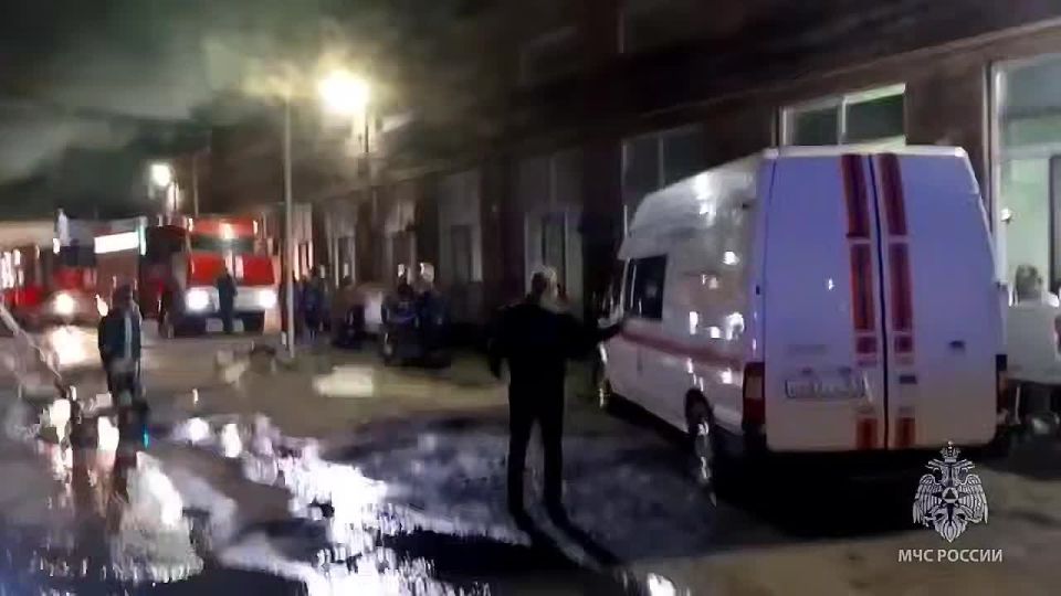 Площадь пожара на Привокзальной увеличилась до 1,6 тысяч квадратных метров