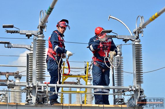 В Восточном Донбассе бригады электриков ликвидировали последствия аварии на сетях, питающих системы Гуково-Гундоровского водовода