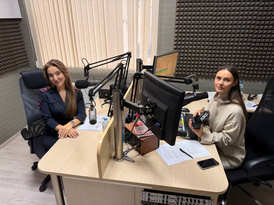     Love Radio -- 101.6                  :