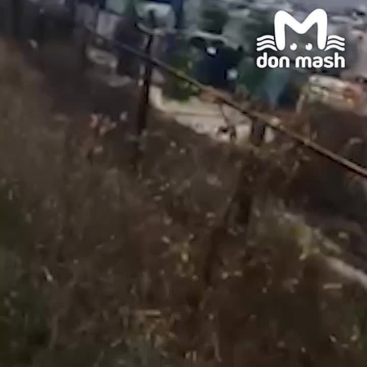 С полигона в Семикаракорске вывозят бетонные плиты, под которыми хранились химические отходы