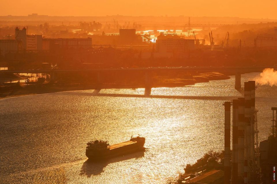 Ростов в объективе.. Денис Демков clck.ru/sJrfx