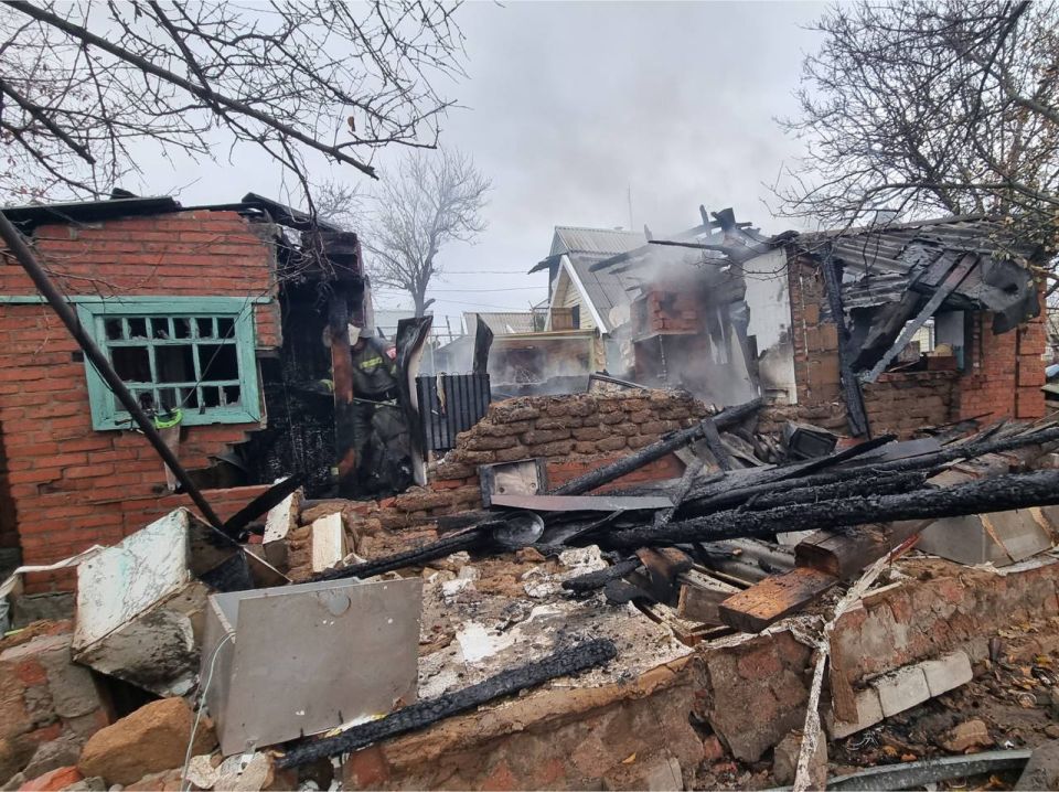 В Шахтах на пожаре пострадал 65-летний пенсионер