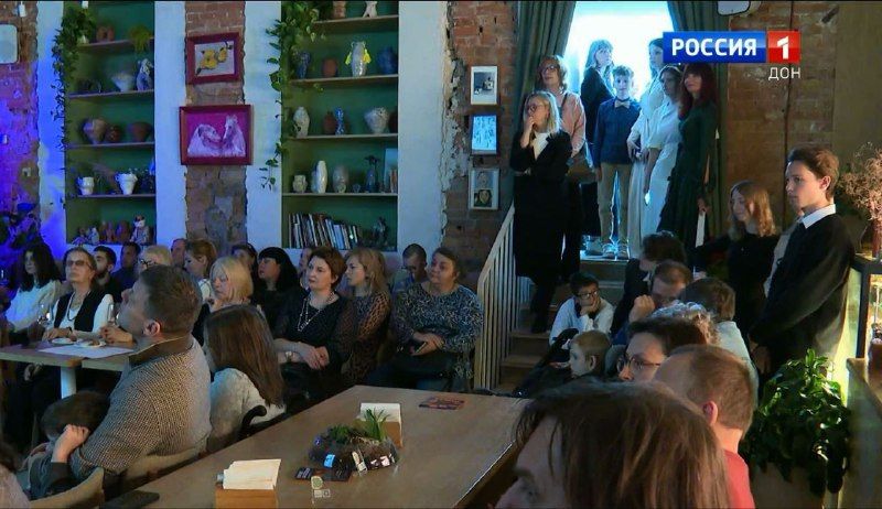 Ростовский «Театр дождя» показал премьеру постановки «Бродячая собака в сумерках серебряного века»