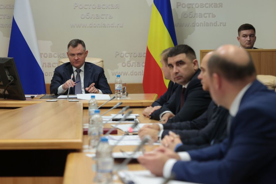 Юрий Слюсарь поручил восстановить уличное освещение в микрорайоне города Гуково