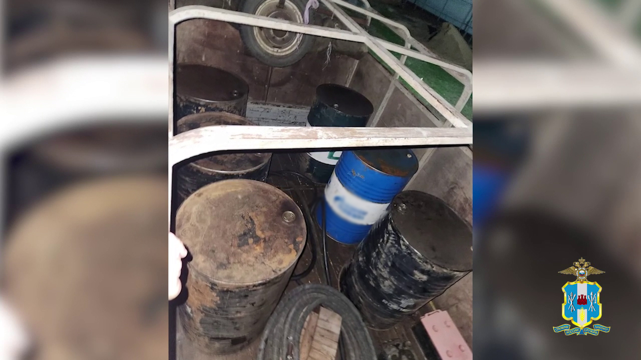 Шестеро сообщников задержаны ростовской полицией за кражу на 1,3 млн рублей дизтоплива у предприятия