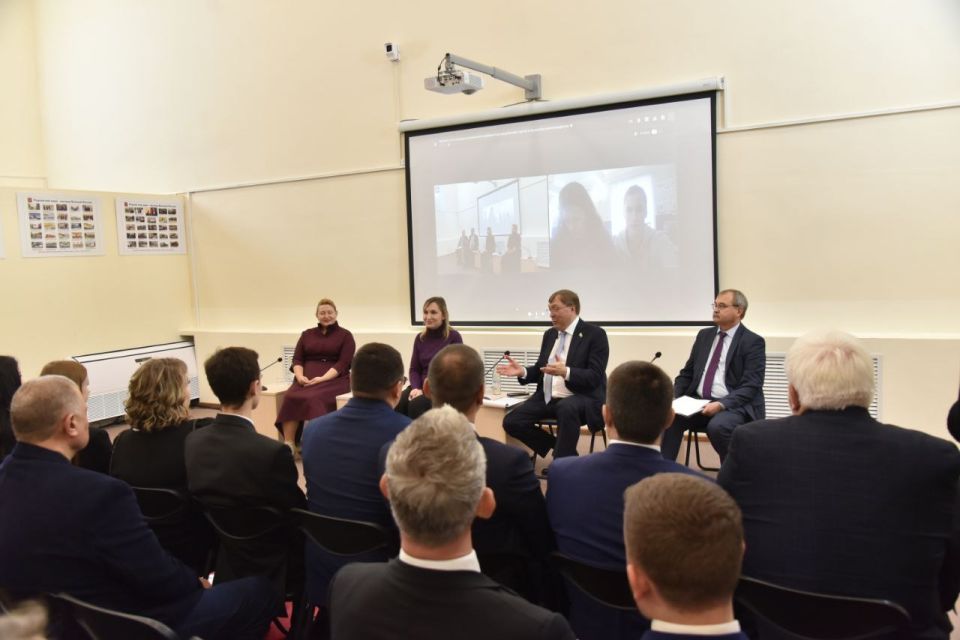           ,    ,  ,       ,     ...