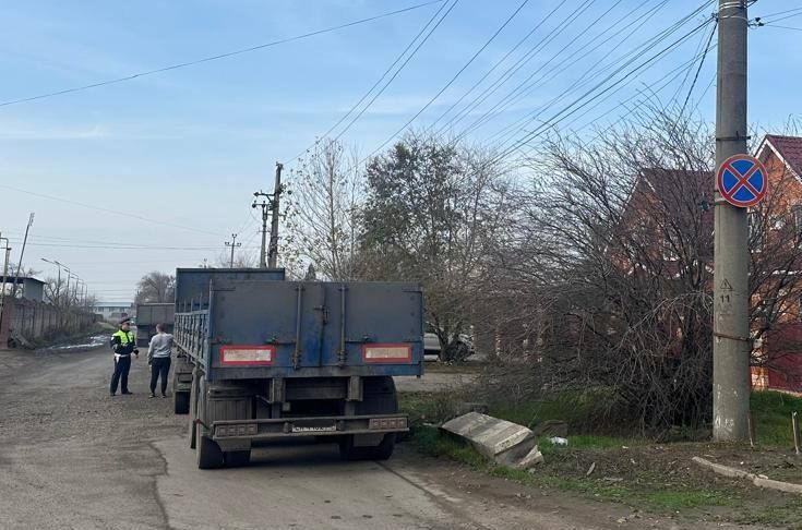 Контроль за движением грузовиков в Батайске усиливается