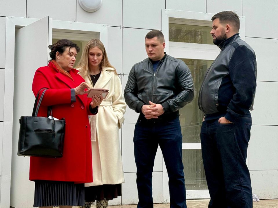 Депутаты наталья давыдова и вячеслав сорокин контролируют капитальный ремонт детского сада