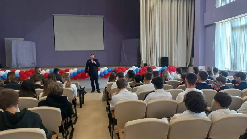 Шахтинские правоохранители и общественники встретились со школьниками