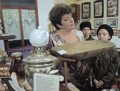 Элеонора МАНЦЫГИНА: «Учитель! Перед именем твоим позволь смиренно преклонить колени...»