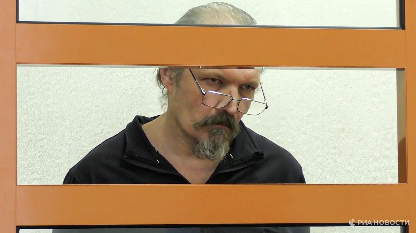 Осужденный за госизмену россиянин попал в список террористов и экстремистов