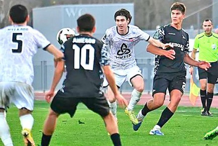 ФК «Чайка» на своем стадионе проиграла «Нефтехимику» из Нижнекамска