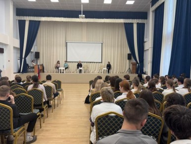 «Чистое поколение»: в Донецке прошла профилактическая встреча полиции со школьниками