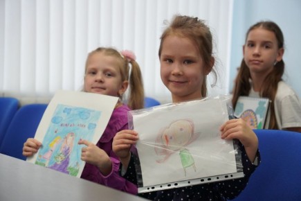 Продолжаем делиться с вами самой тёплой порцией фотографий с сегодняшней церемонии награждения конкурса «Моя любимая мама»