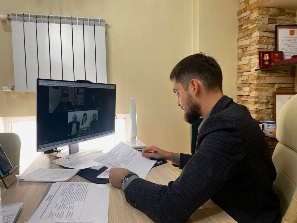 Николай Ромашенко провел прием граждан из Морозовского района