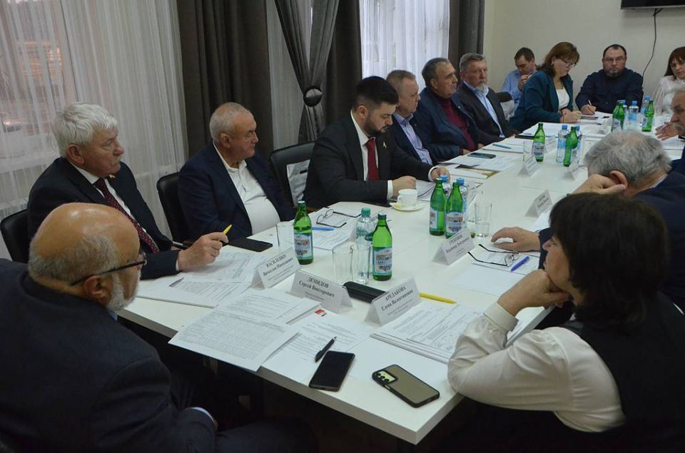 Заместитель Председателя Законодательного Собрания Ростовской области – председатель комитета по аграрной политике Вячеслав Василенкои депутат донского парламента Николай Черкезов приняли участие в состоявшемся в...