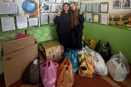 Шахтинцы участвуют в экологической акции по сбору макулатуры