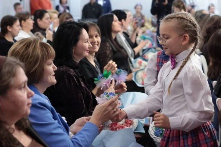 В Ростовской области поздравили многодетных матерей с предстоящим праздником