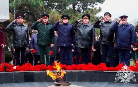 Представитель Росгвардии почтил память первых освободителей Ростова-на-Дону