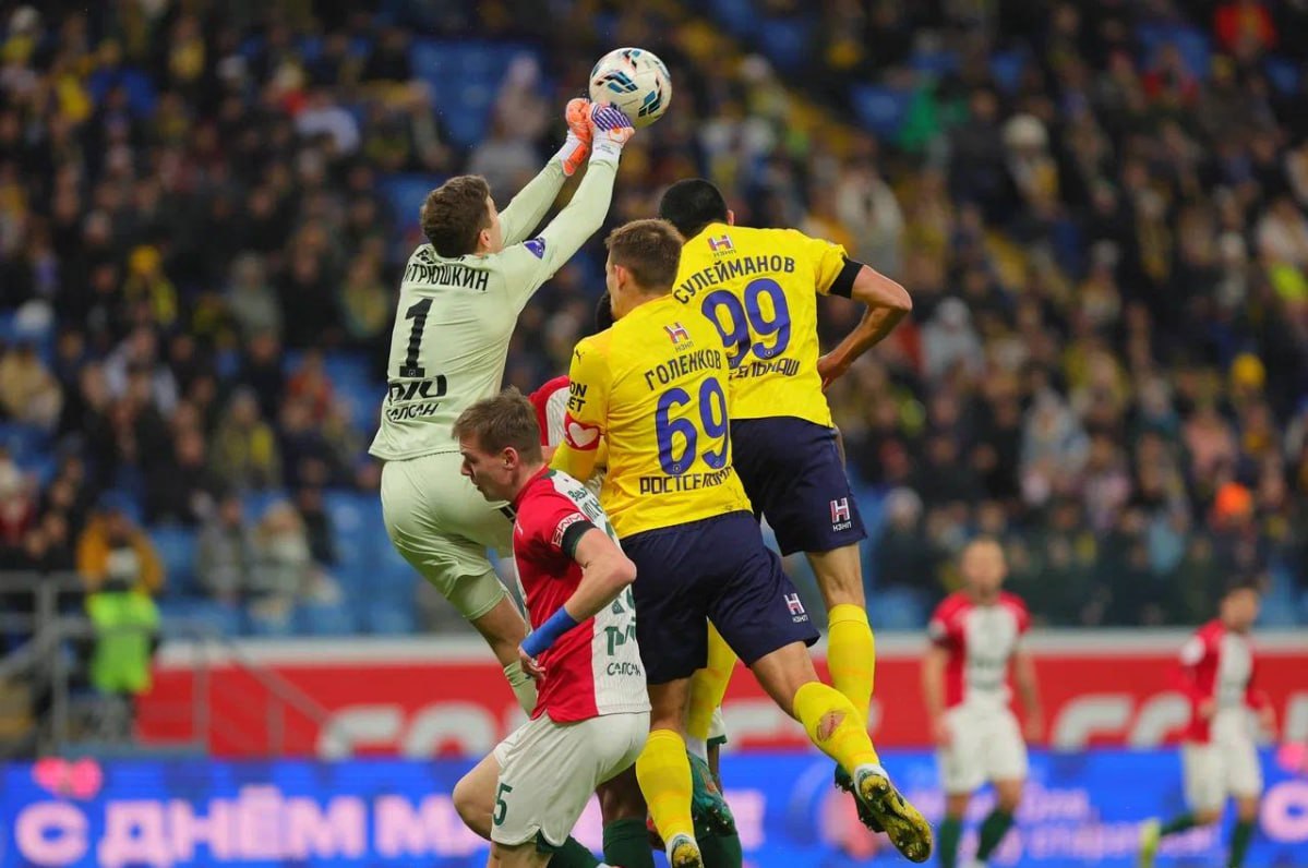 «Локомотив» победил «Ростов» благодаря голу Комличенко с пенальти