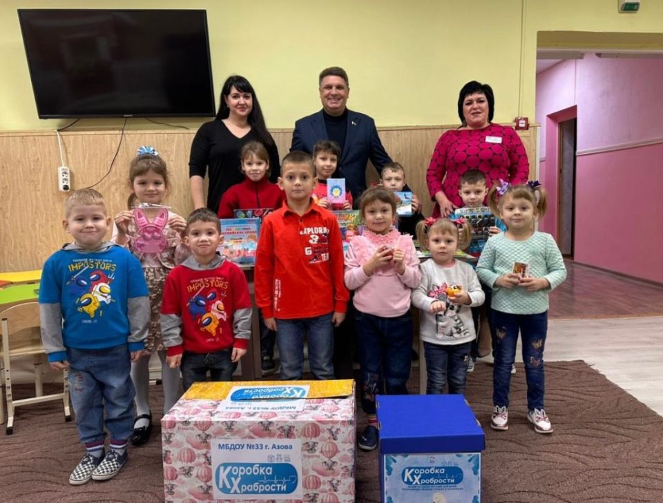 Владимир Влазнев посетил социально-реабилитационный центр для детей в Азовском районе