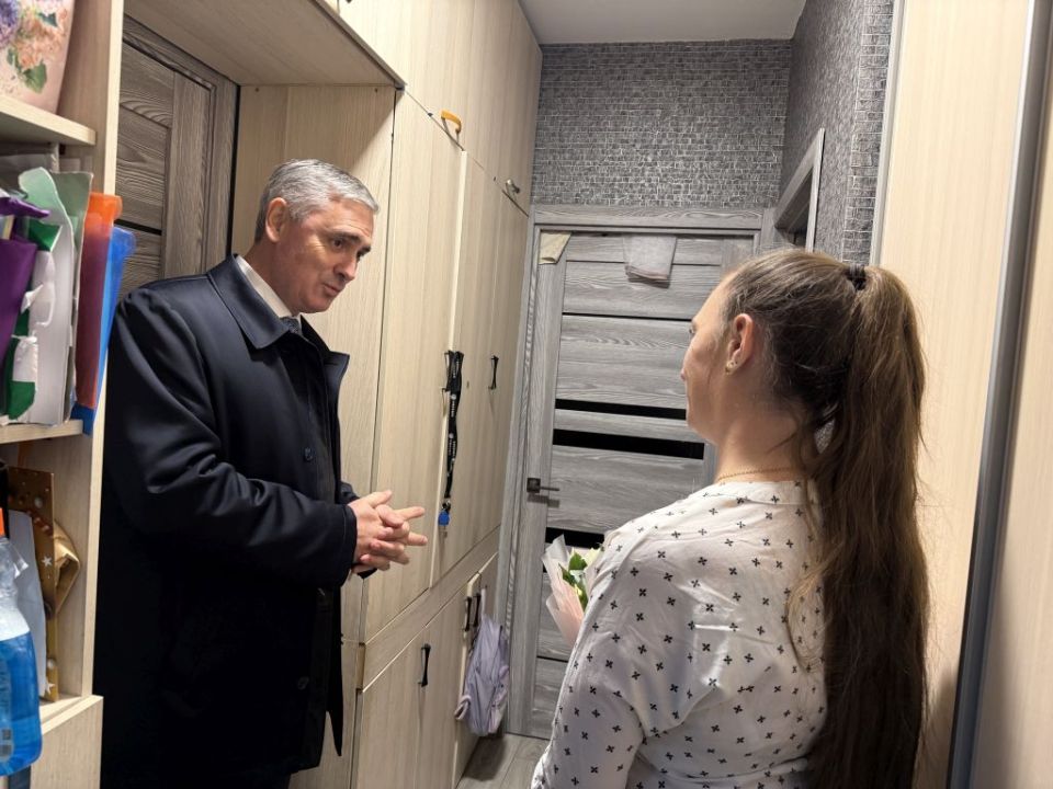 Ашот Хбликян поздравил с Днем матери семьи участников СВО