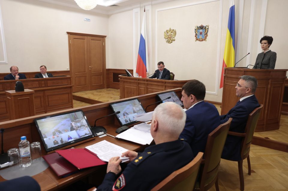В донском правительстве проанализировали исполнение антикоррупционного законодательства