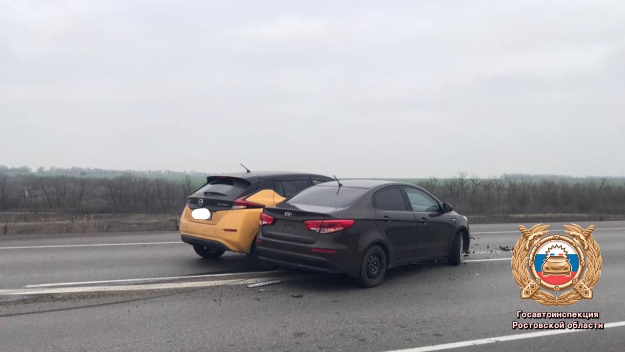 Сотрудники полиции устанавливают обстоятельства ДТП