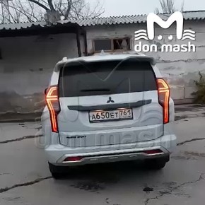 Экскаватор сносит конюшни на ростовском ипподроме, несмотря на согласие чиновников и собственника продлить договор аренды