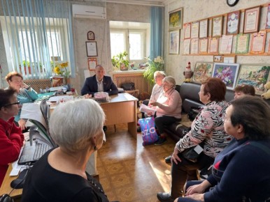 Депутат Геннадий Бузанов организовал экскурсию в Таганрог для активистов Ленинского районного общества инвалидов