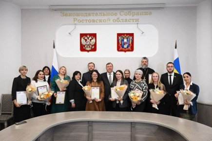 Александр Ищенко поблагодарил донских волонтеров за своевременную и безвозмездную помощь людям