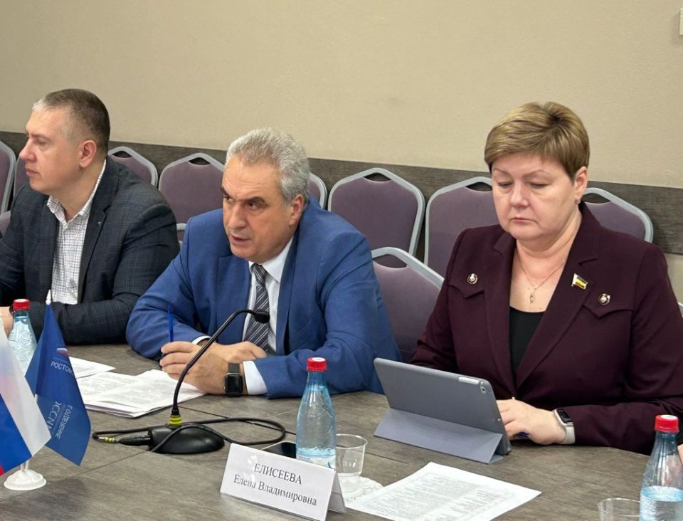 Депутаты донского парламента провели встречу с предпринимателями