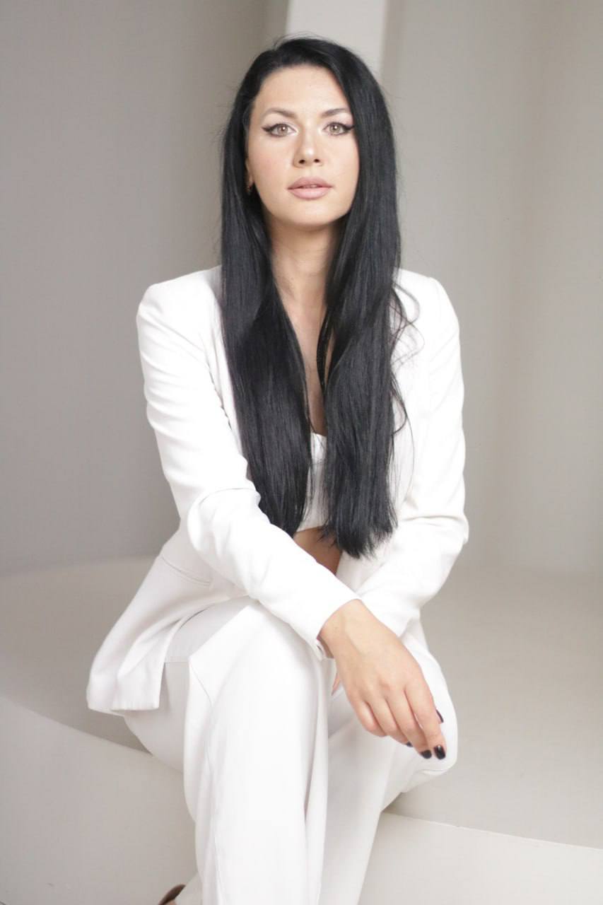 Как кадровик стала самой красивой брюнеткой Ростова и вошла в ТОП-5 самых сексуальных женщин России