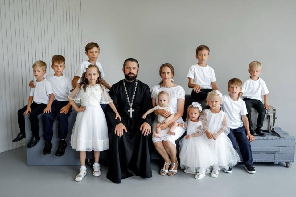 Президент РФ Владимир Путин наградил орденом «Родительская слава» семью из Волгодонска