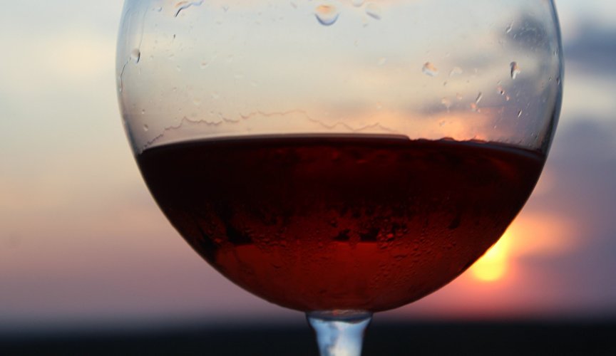 Рейтинг Роскачества: какие красные вина Крыма признали лучшими