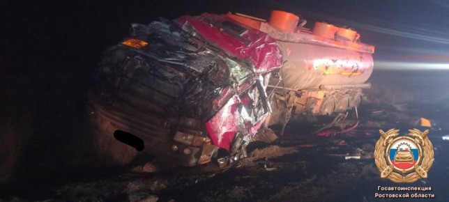 На трассе в Ростовской области погиб водитель грузовика