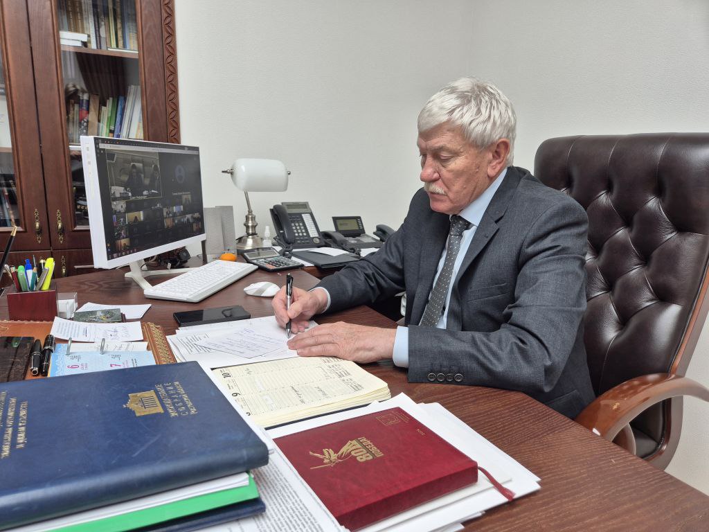 Комитет Совета Федерации ФС РФ по бюджету и финансовым рынкам провел совещание, посвященное совершенствованию механизмов возврата в гражданский оборот неиспользуемых земельных участков, принадлежащих организациям...