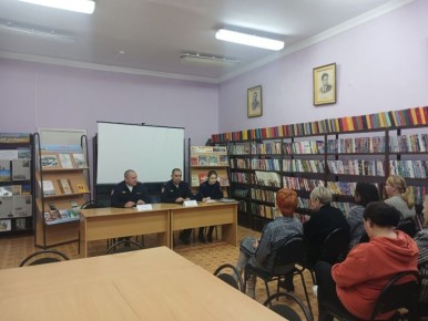 Встреча полиции с жителями Донецка: как не стать жертвой мошенников