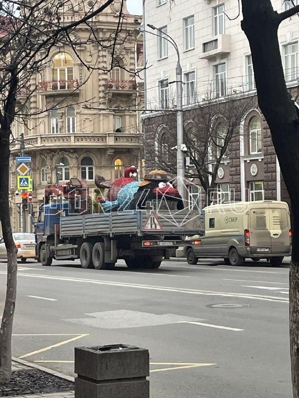 В Ростове власти пообещали привести в порядок инсталляцию «Смешарики»