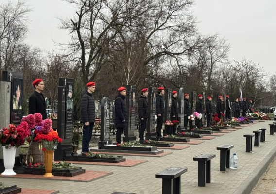 Аллею памяти бойцов СВО открыли в станице Кривянской