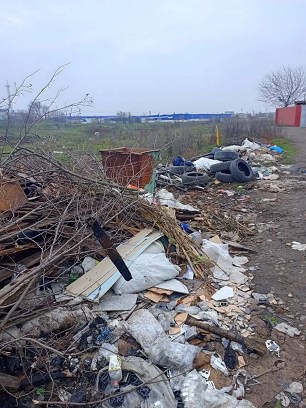 Несанкционированную свалку обнаружили в Батайске