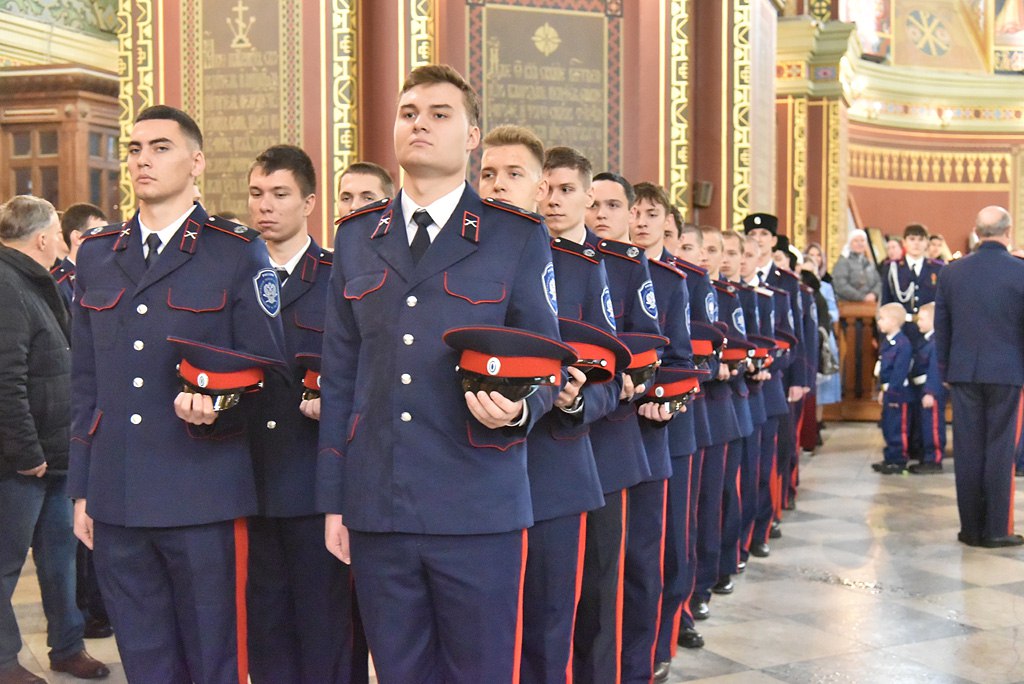 В Патриаршем Вознесенском войсковом всеказачьем соборе Новочеркасска прошла церемония приведения к присяге новобранцев станичного казачьего общества «Платовское»